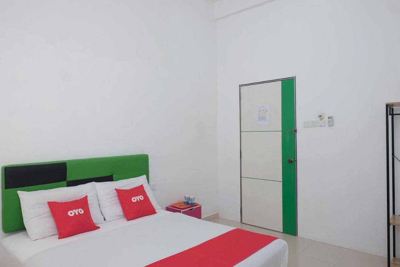 Oyo 90005 Dc Villa Guest House Kuala Rompin Exterior foto