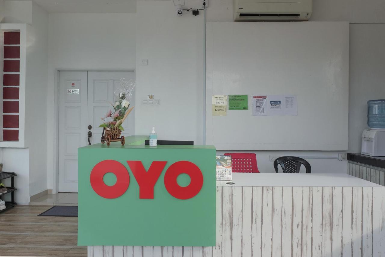 Oyo 90005 Dc Villa Guest House Kuala Rompin Exterior foto